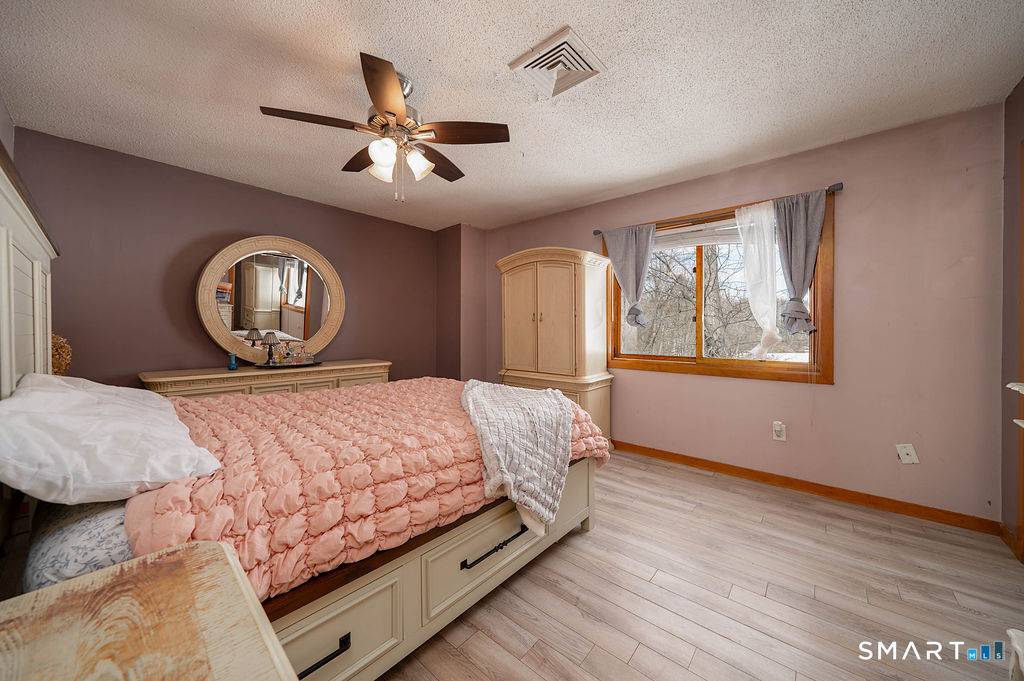219 Twin Lakes Road North Branford CT 06471