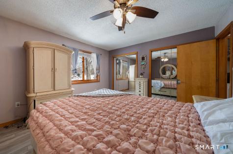 219 Twin Lakes Road North Branford CT 06471