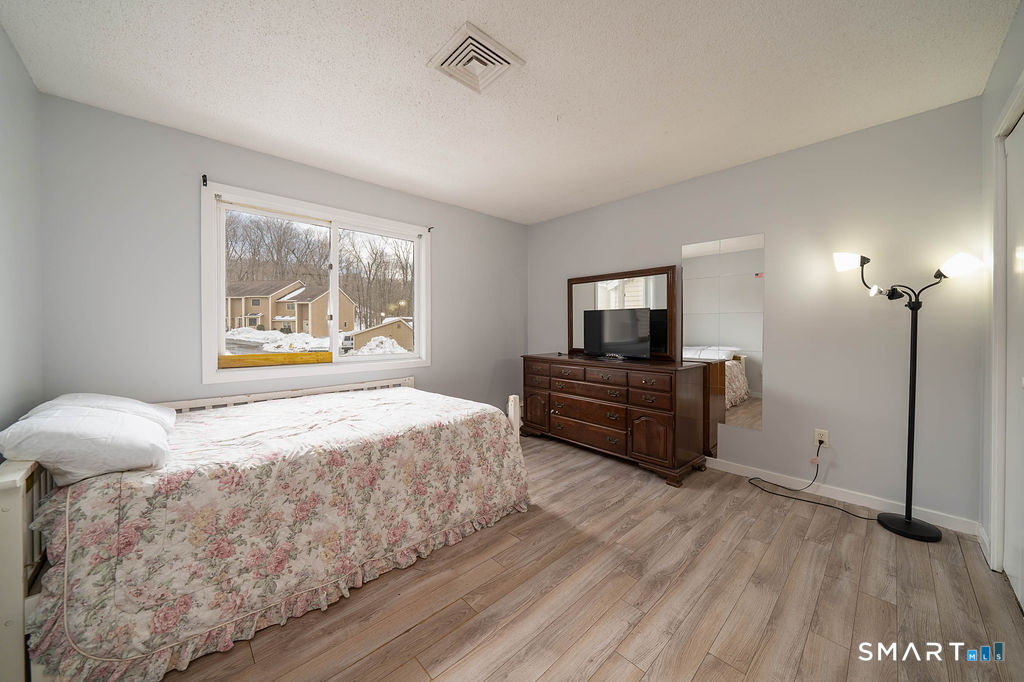 219 Twin Lakes Road North Branford CT 06471