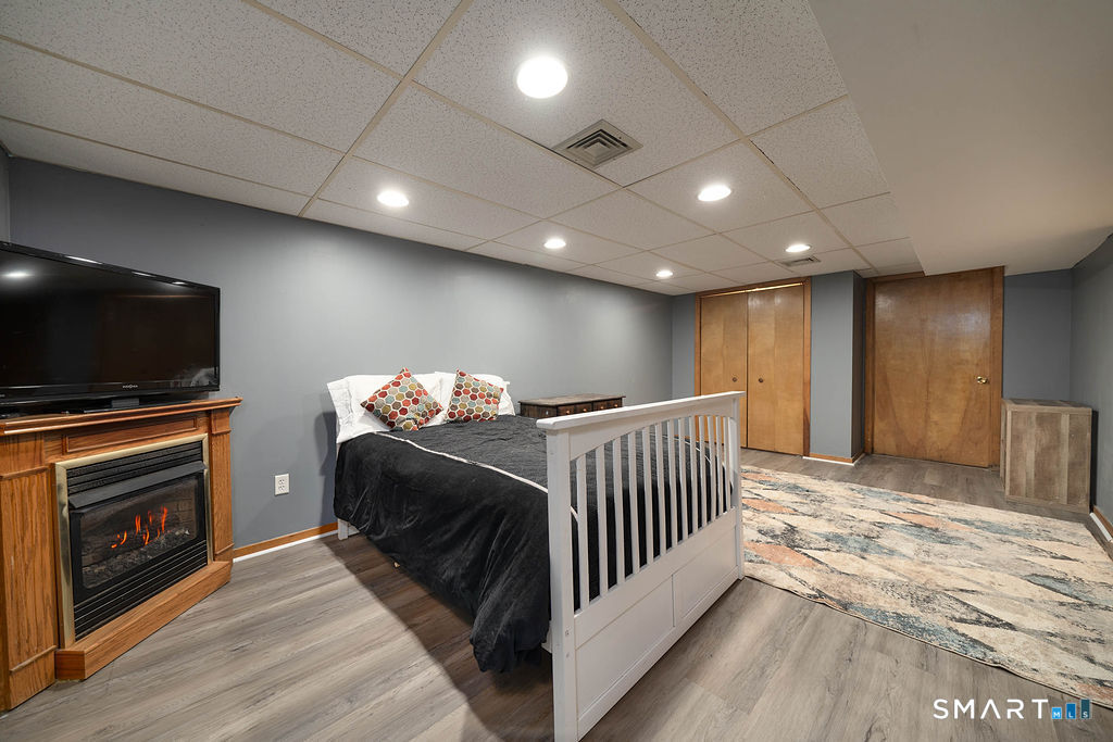 219 Twin Lakes Road North Branford CT 06471