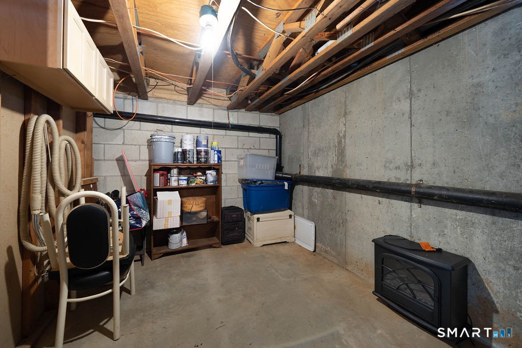 219 Twin Lakes Road North Branford CT 06471