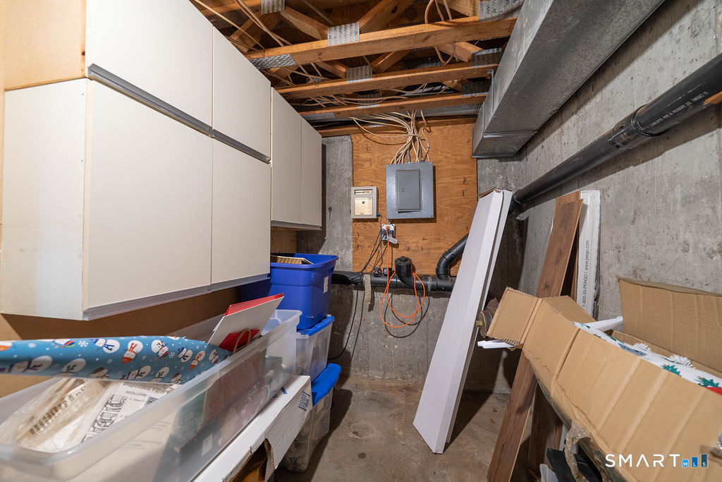 219 Twin Lakes Road North Branford CT 06471