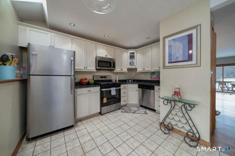 219 Twin Lakes Road North Branford CT 06471