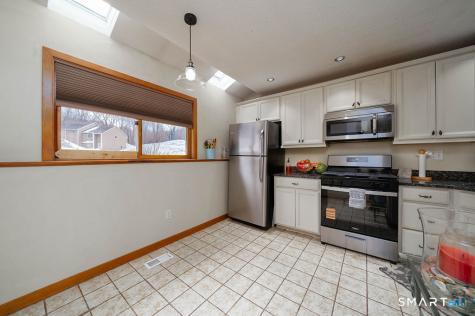219 Twin Lakes Road North Branford CT 06471