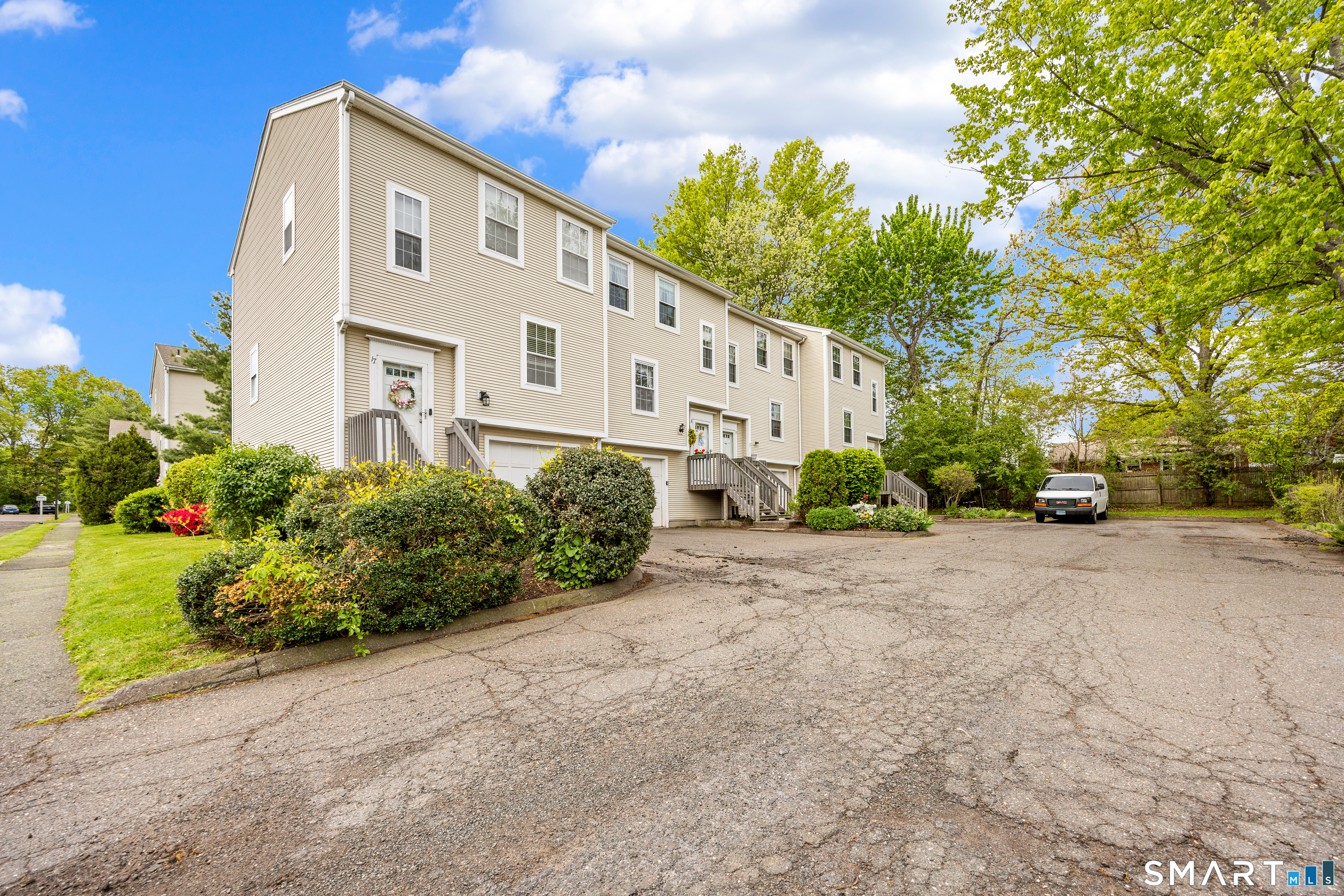 18 Tabshey Court Wethersfield CT 06109