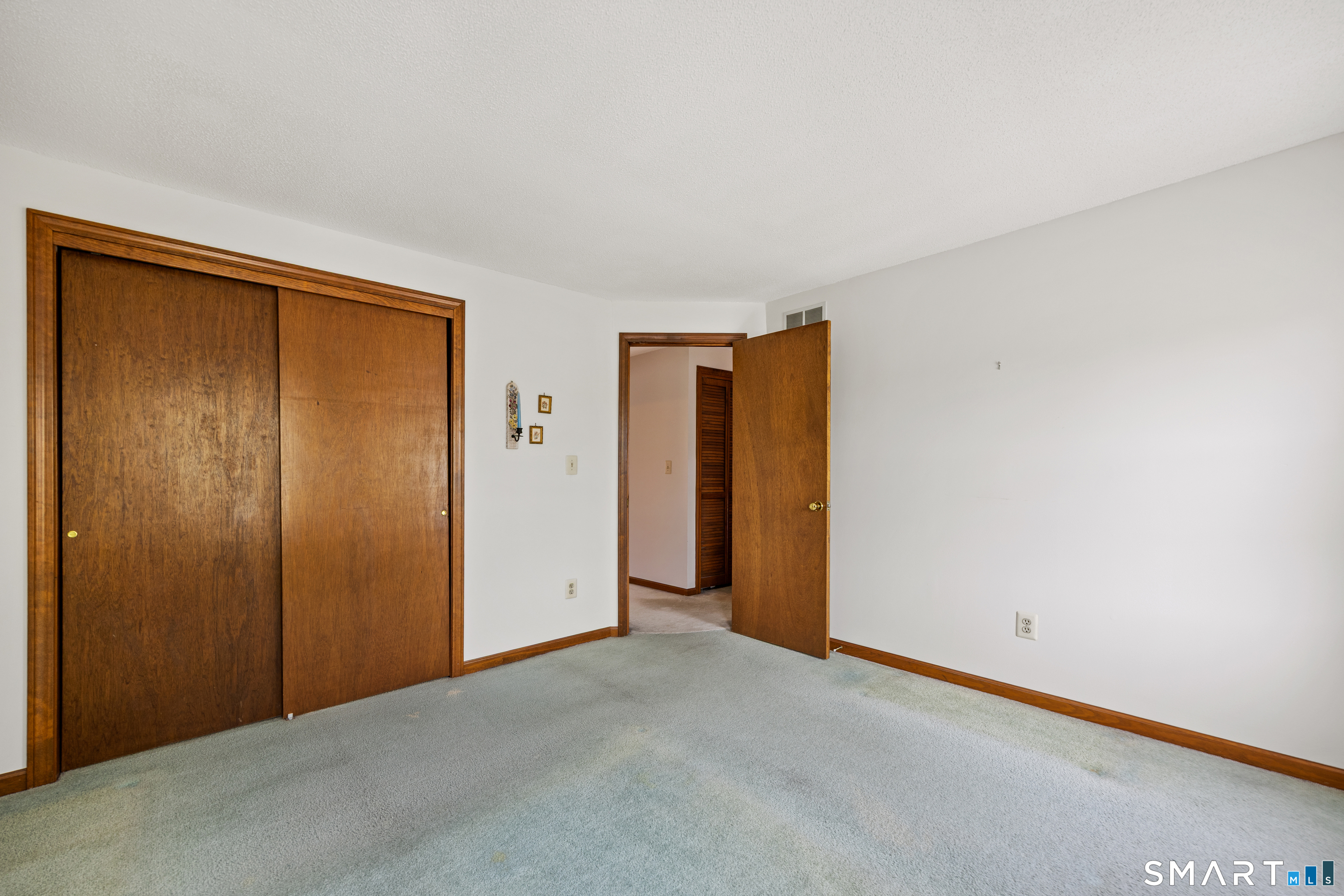 18 Tabshey Court Wethersfield CT 06109