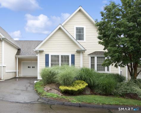 33 Allison Way East Haven CT 06512