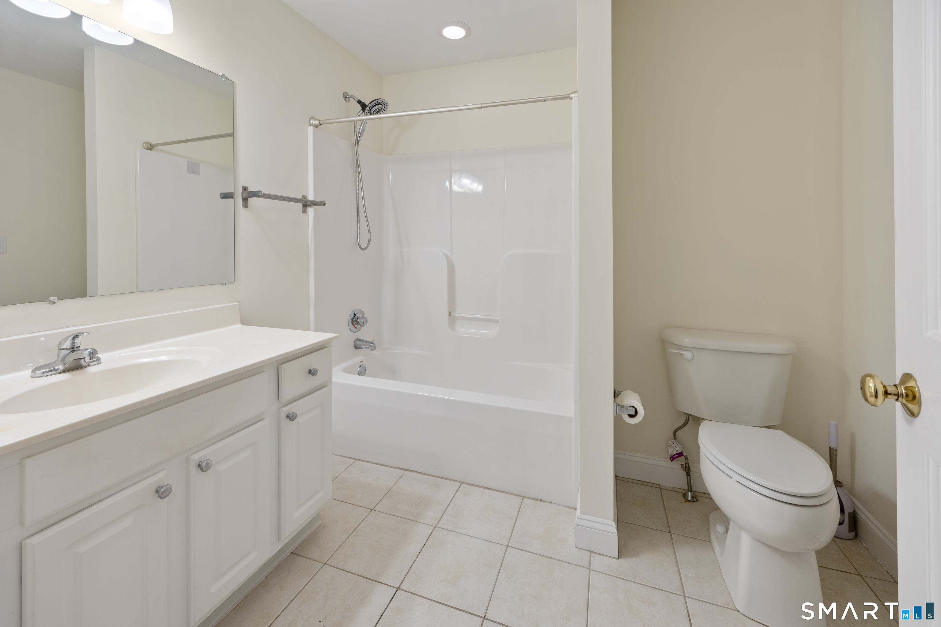 33 Allison Way East Haven CT 06512