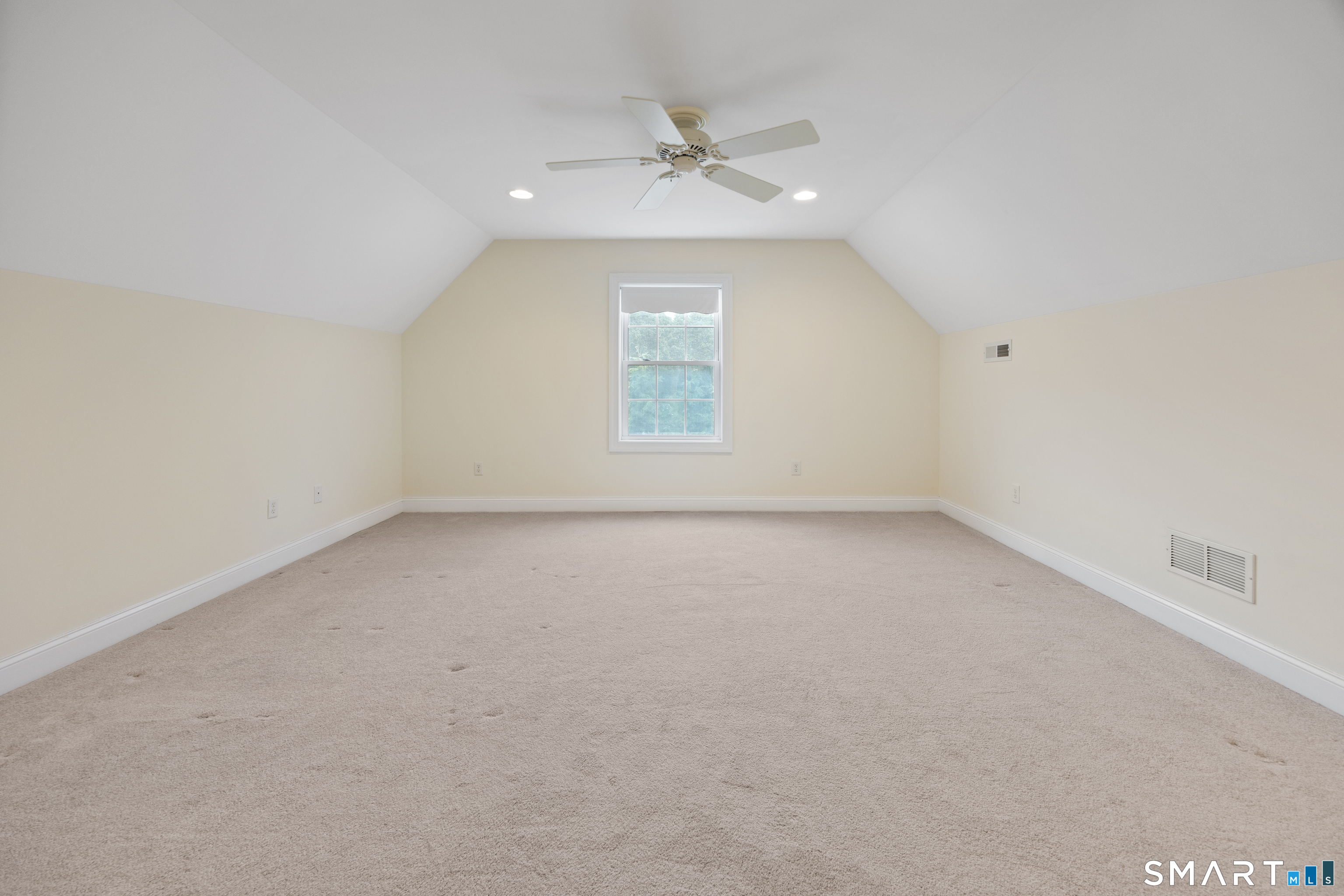33 Allison Way East Haven CT 06512