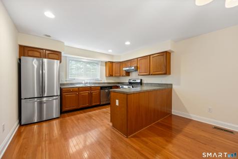 33 Allison Way East Haven CT 06512
