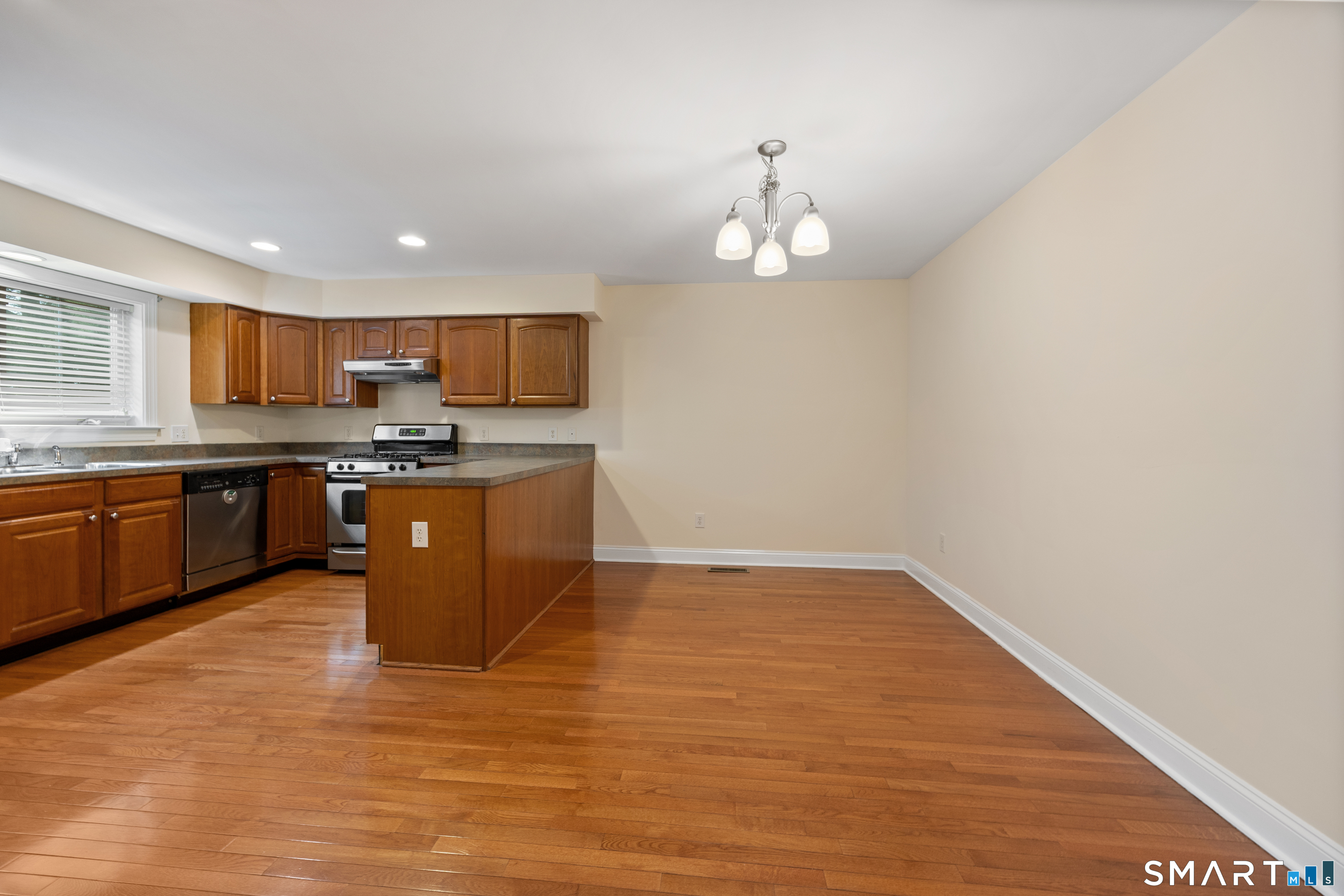 33 Allison Way East Haven CT 06512
