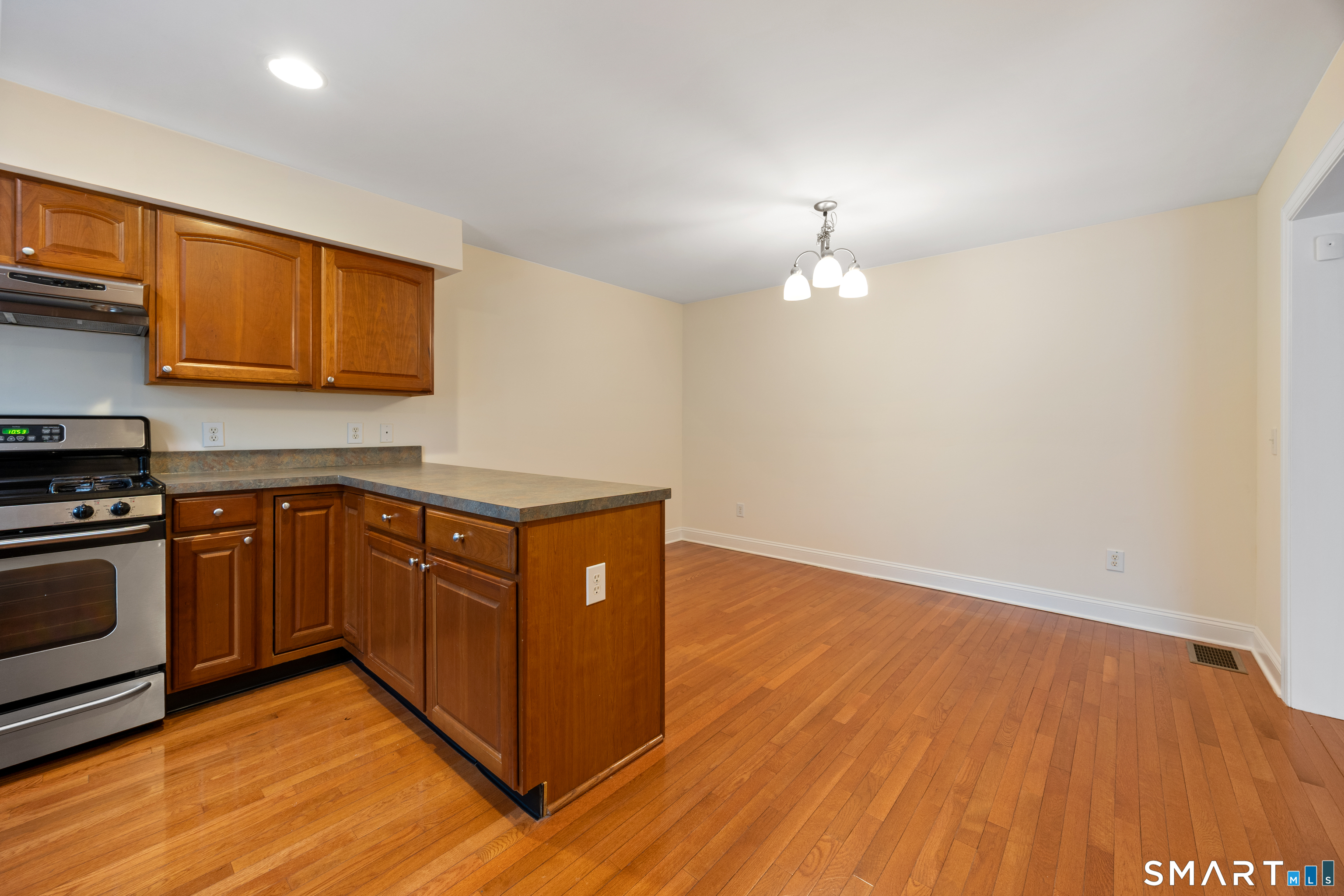 33 Allison Way East Haven CT 06512