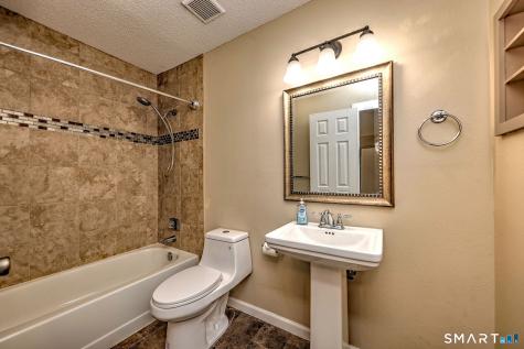 138 Carriage Crossing Lane Middletown CT 06457