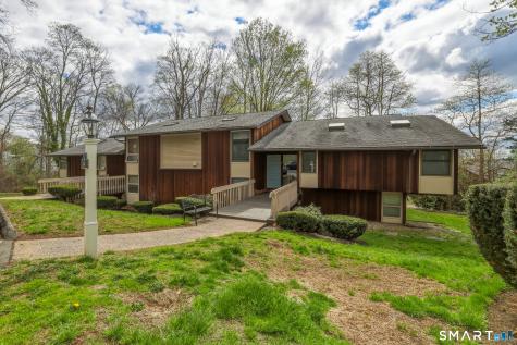 6-G Country Squire Drive Cromwell CT 06416