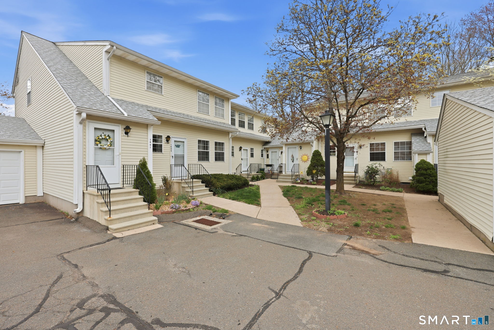 1402 Sunfield Drive South Windsor CT 06074