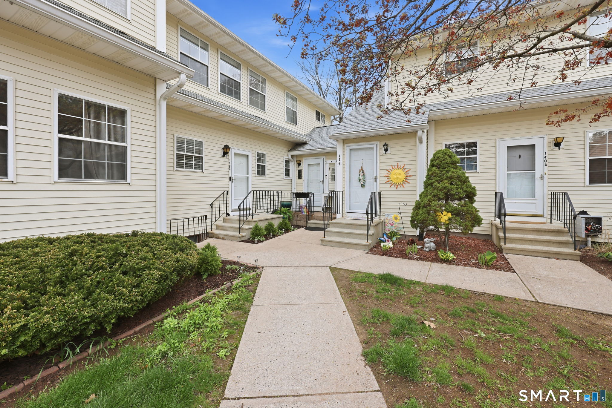 1402 Sunfield Drive South Windsor CT 06074
