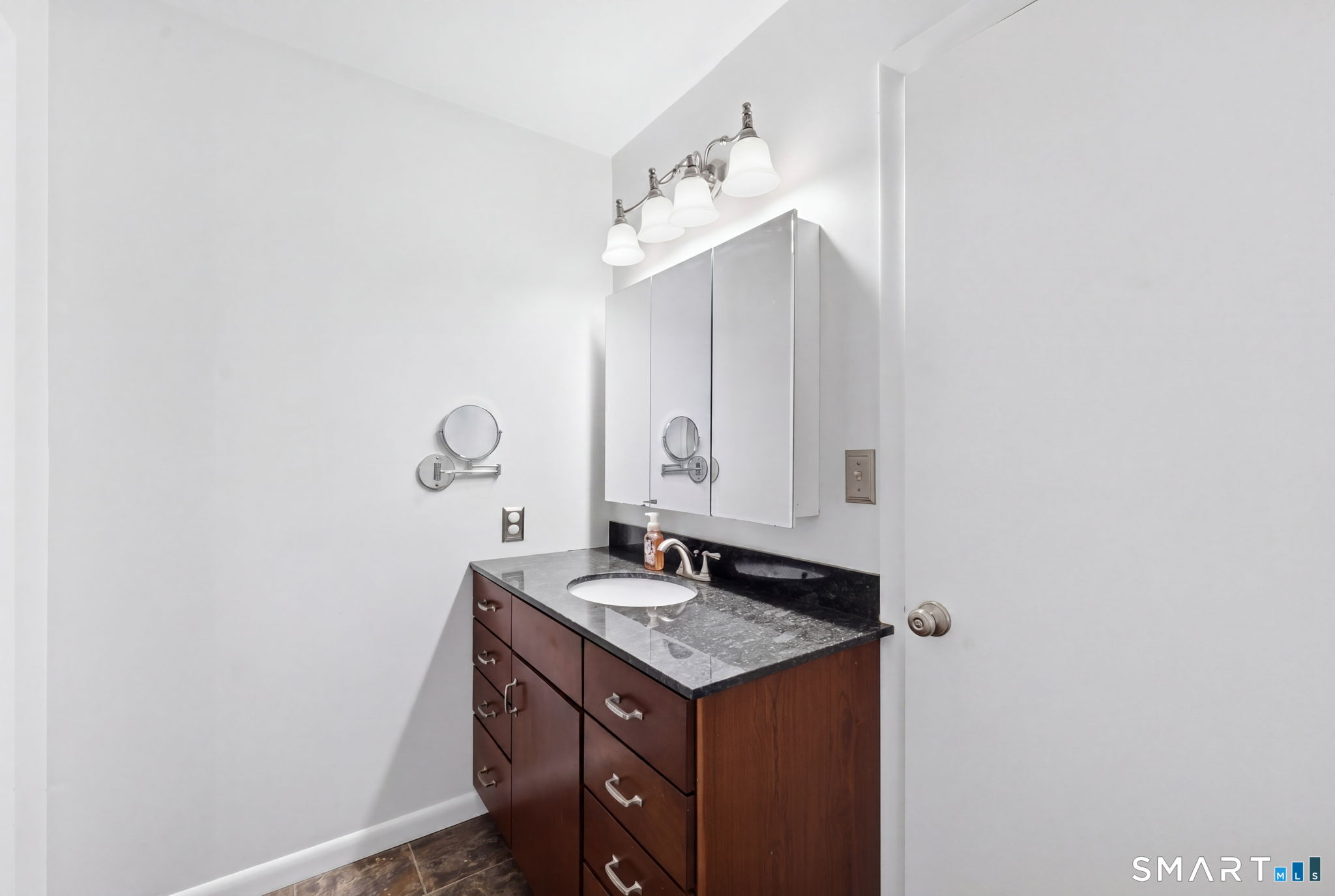 1402 Sunfield Drive South Windsor CT 06074