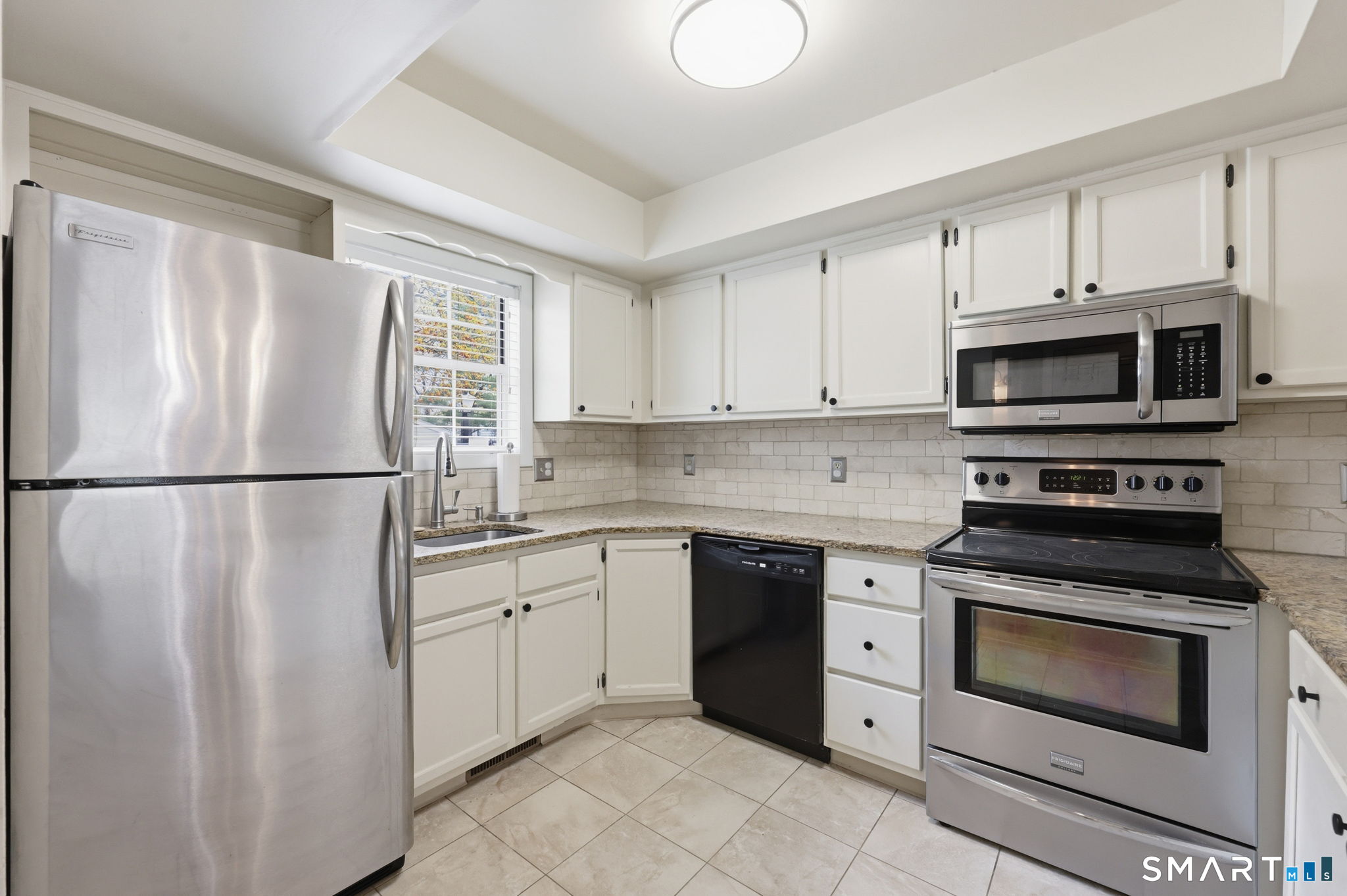 1402 Sunfield Drive South Windsor CT 06074