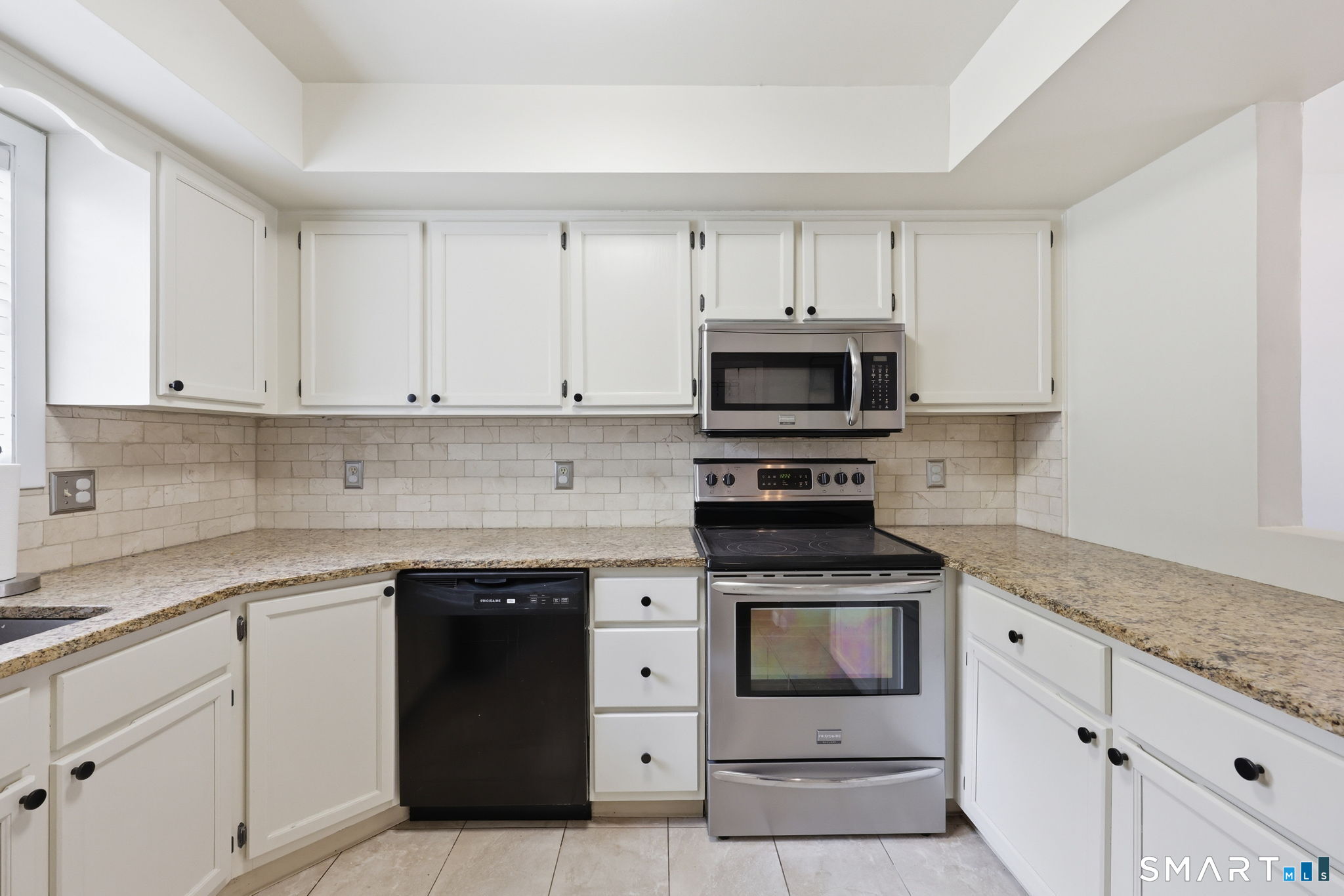 1402 Sunfield Drive South Windsor CT 06074