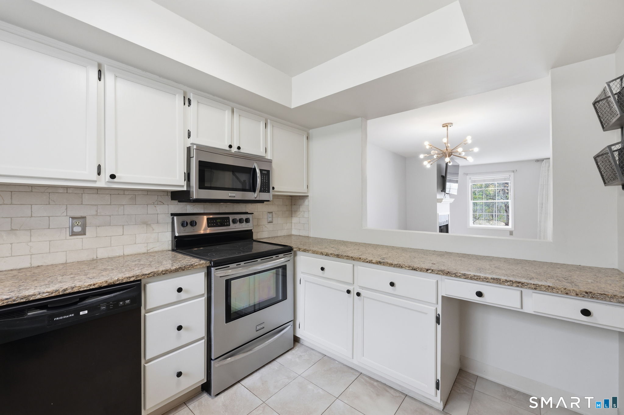 1402 Sunfield Drive South Windsor CT 06074