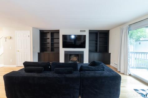 34 Harbour Village Branford CT 06405