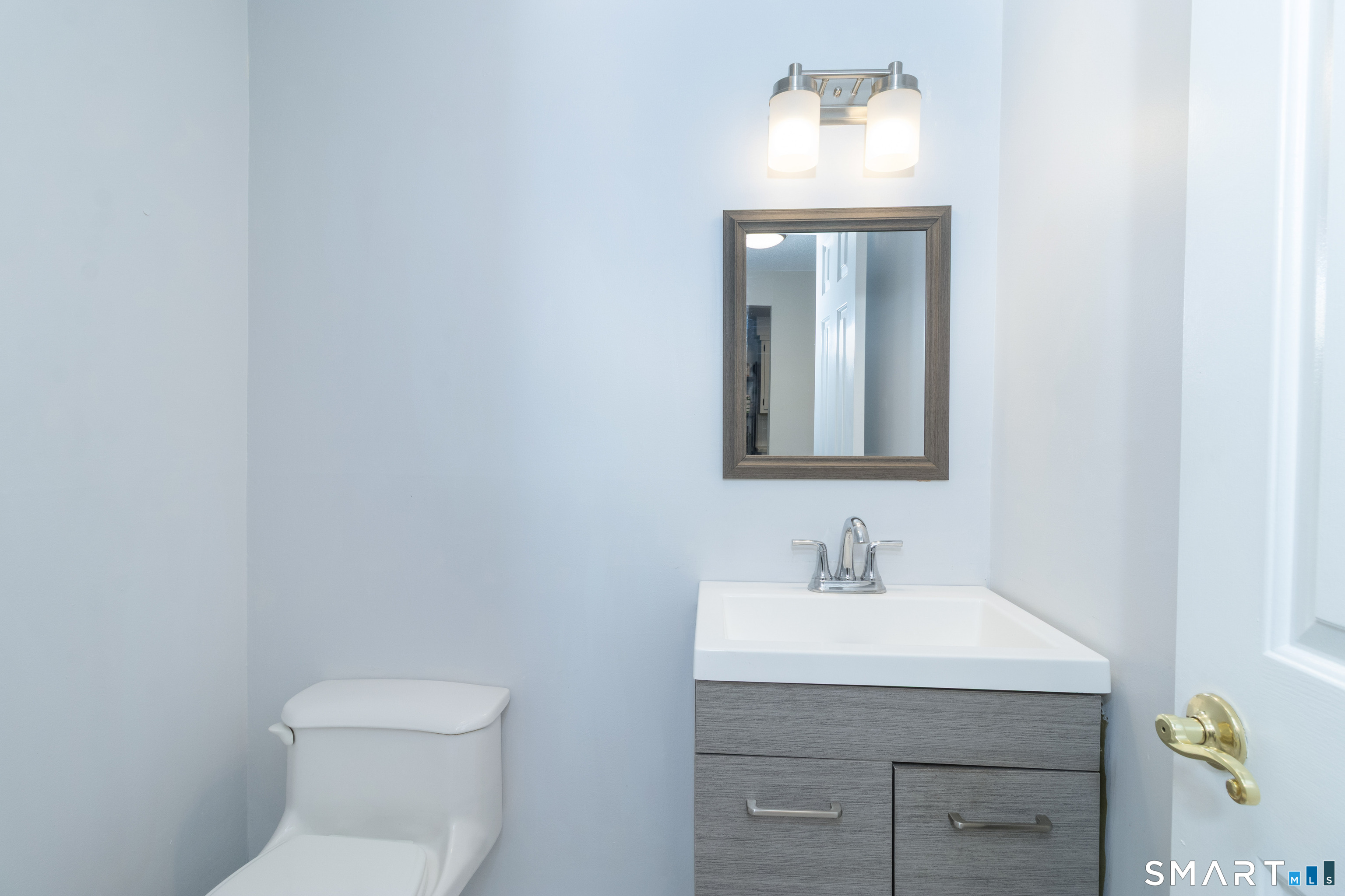34 Harbour Village Branford CT 06405