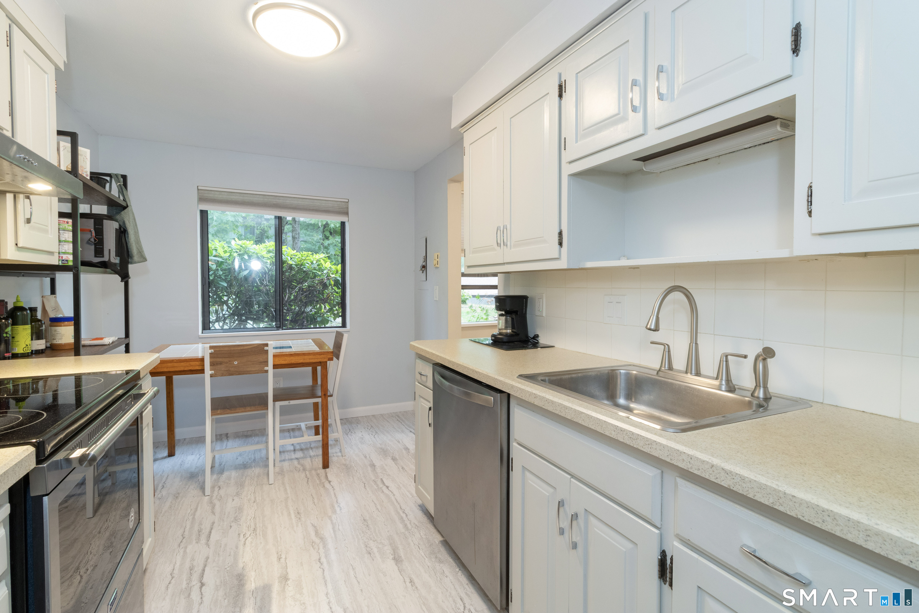34 Harbour Village Branford CT 06405