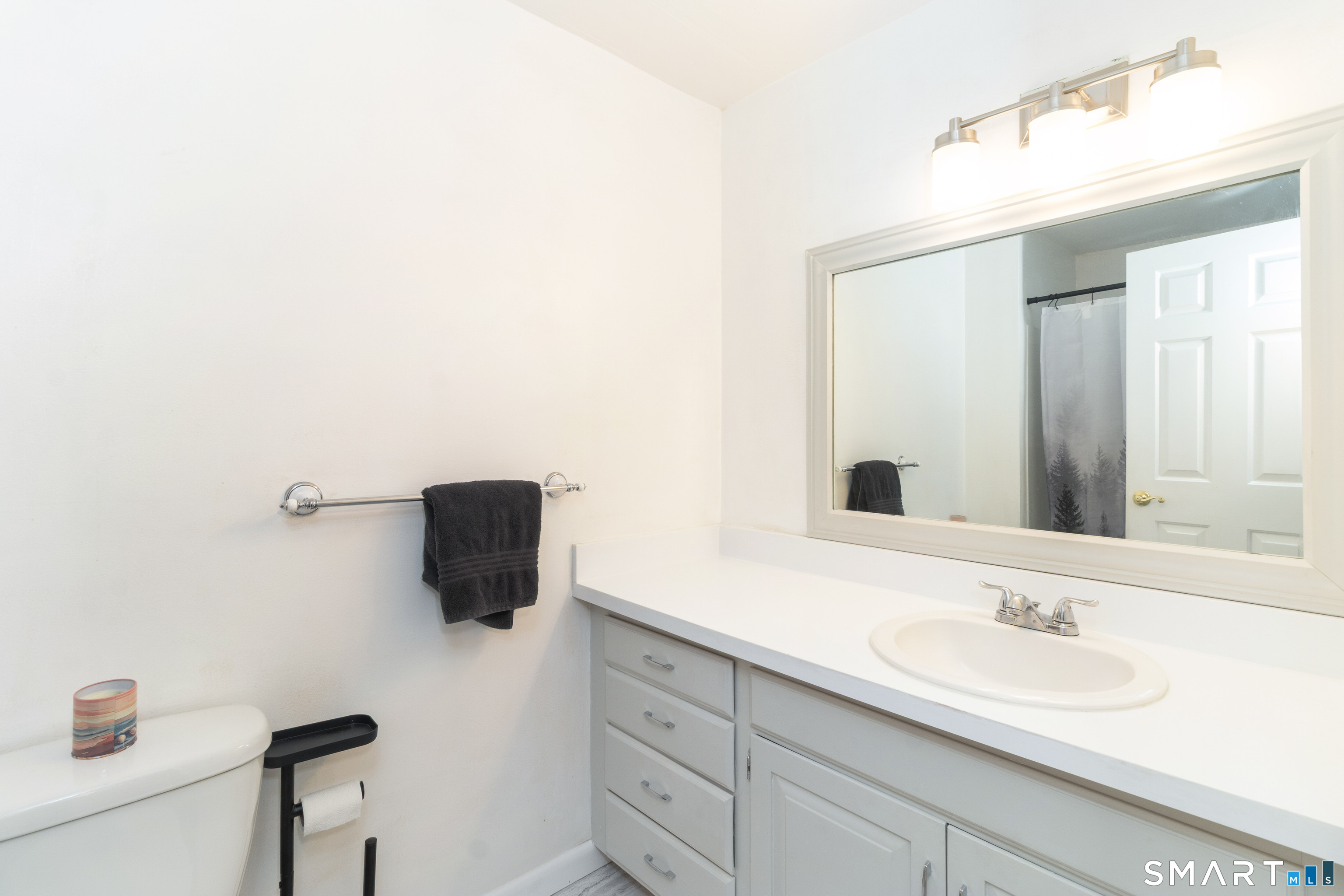 34 Harbour Village Branford CT 06405