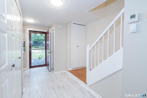 34 Harbour Village Branford CT 06405