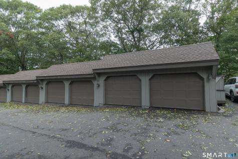 34 Harbour Village Branford CT 06405