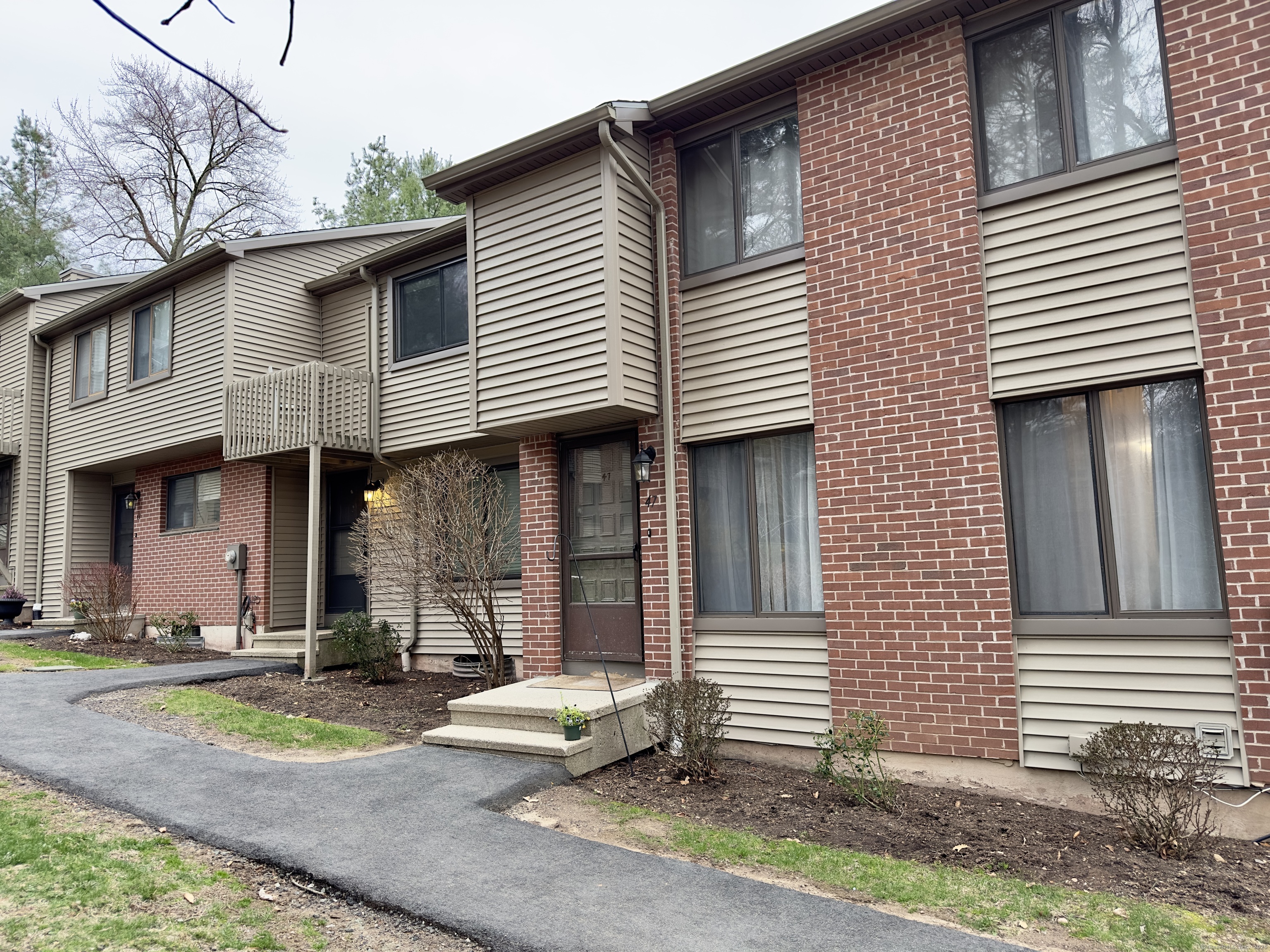 47 Conestoga Way Glastonbury CT 06033