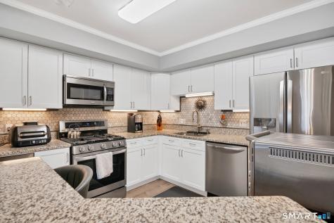 51 Harbour Close New Haven CT 06519