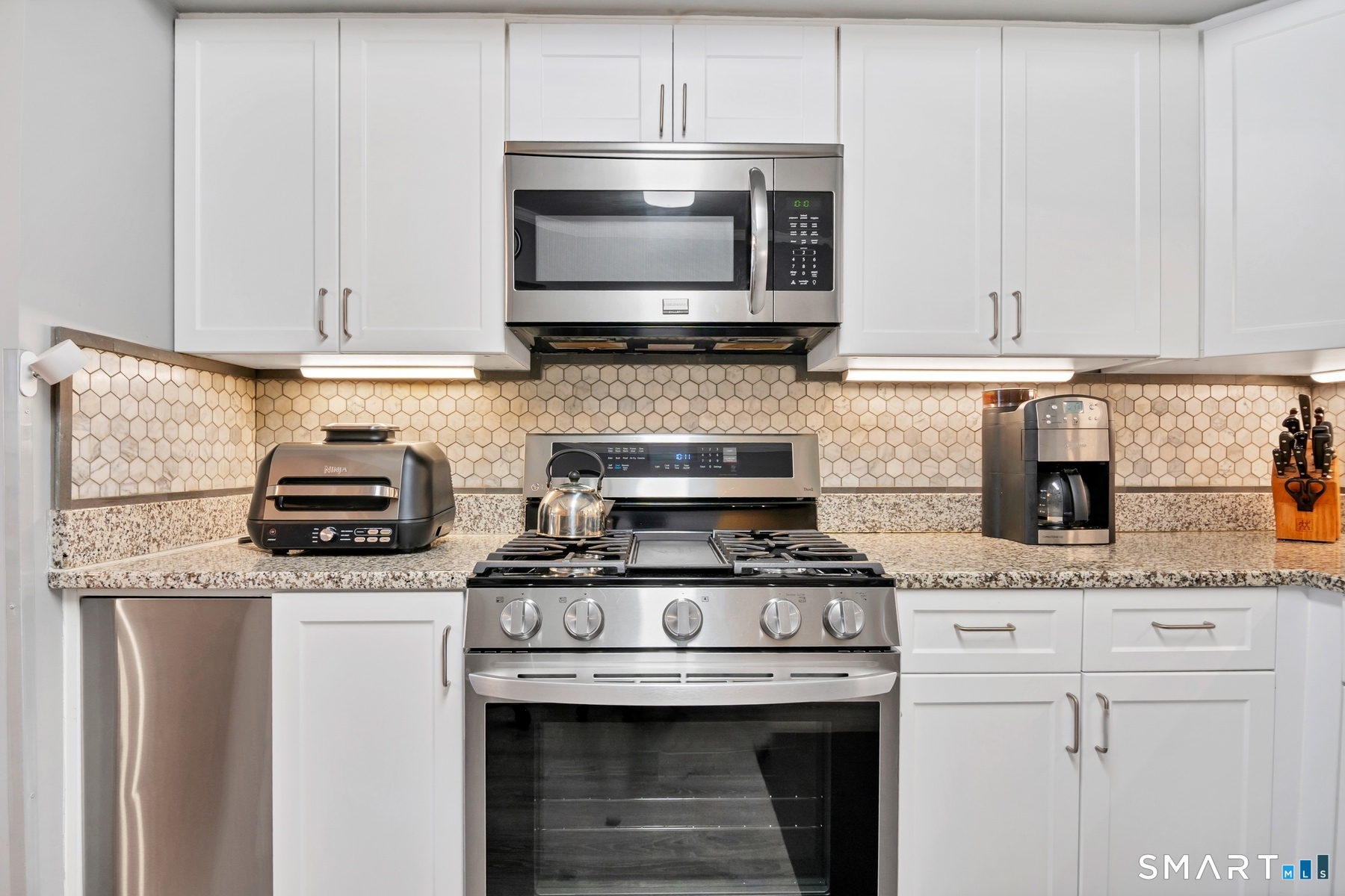 51 Harbour Close New Haven CT 06519
