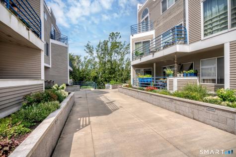 51 Harbour Close New Haven CT 06519
