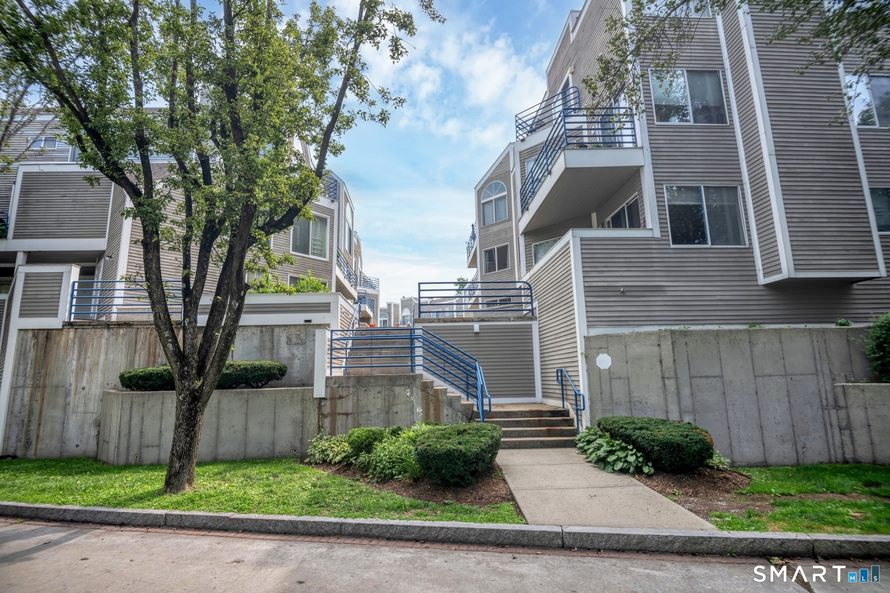 51 Harbour Close New Haven CT 06519