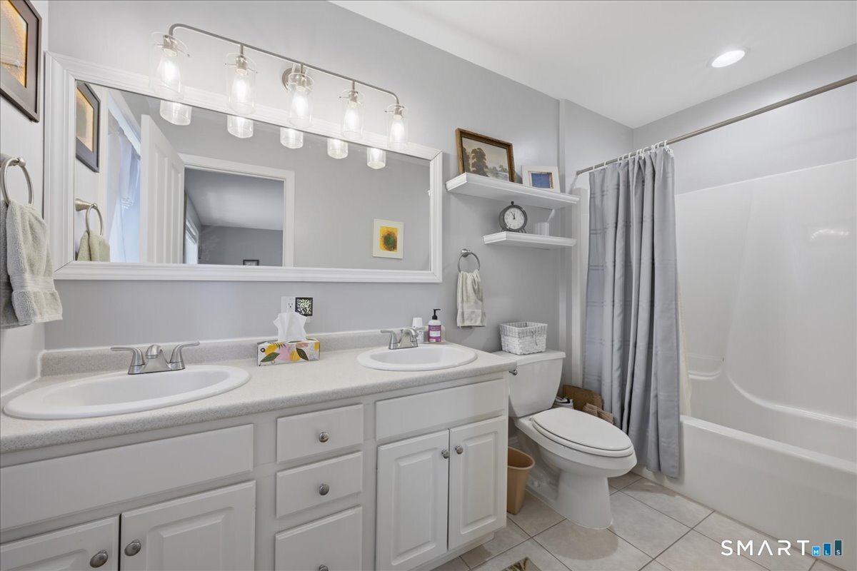 156 Briar Lane Norwich CT 06360