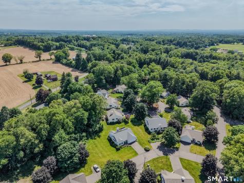 4 Woodbridge Drive Enfield CT 06082