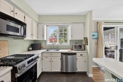 34 Canborne Way Madison CT 06443