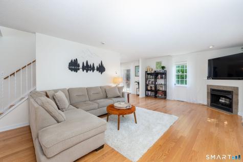 18 East Village Court Branford CT 06405