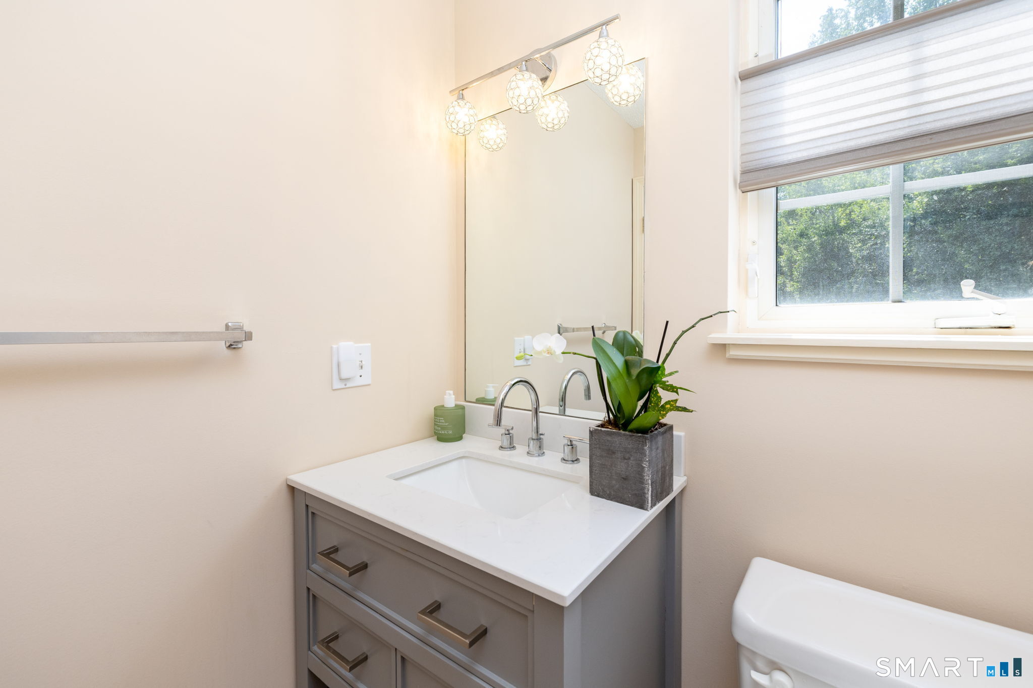 18 East Village Court Branford CT 06405