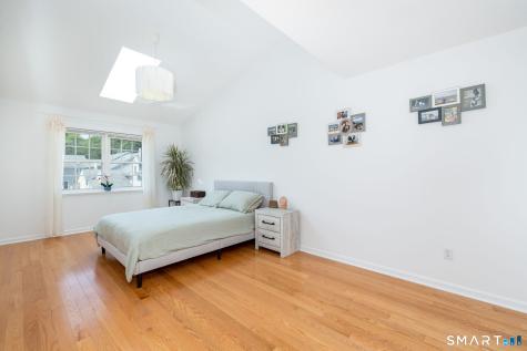 18 East Village Court Branford CT 06405