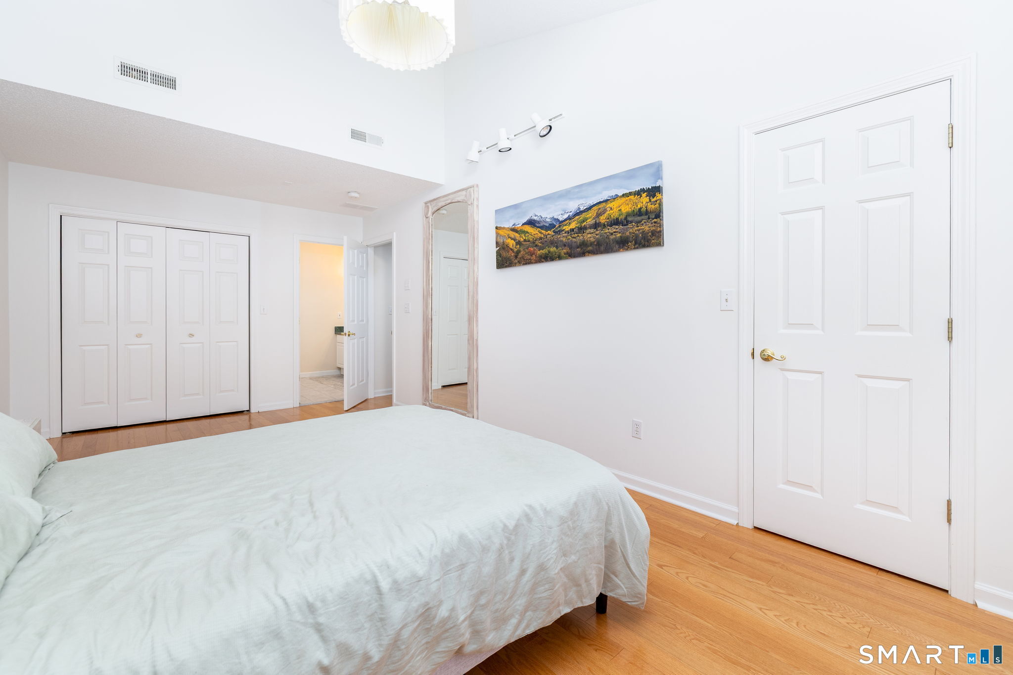 18 East Village Court Branford CT 06405
