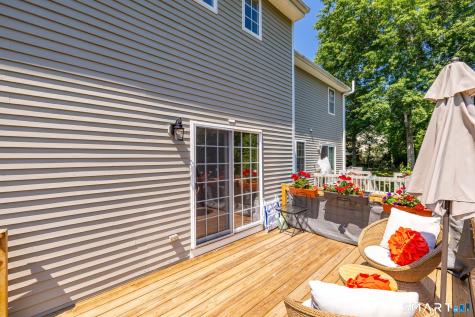 18 East Village Court Branford CT 06405