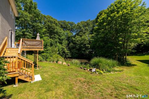 18 East Village Court Branford CT 06405