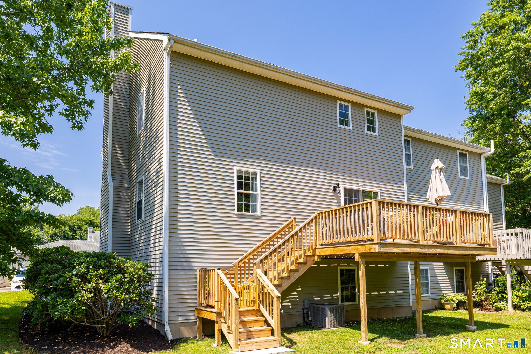 18 East Village Court Branford CT 06405