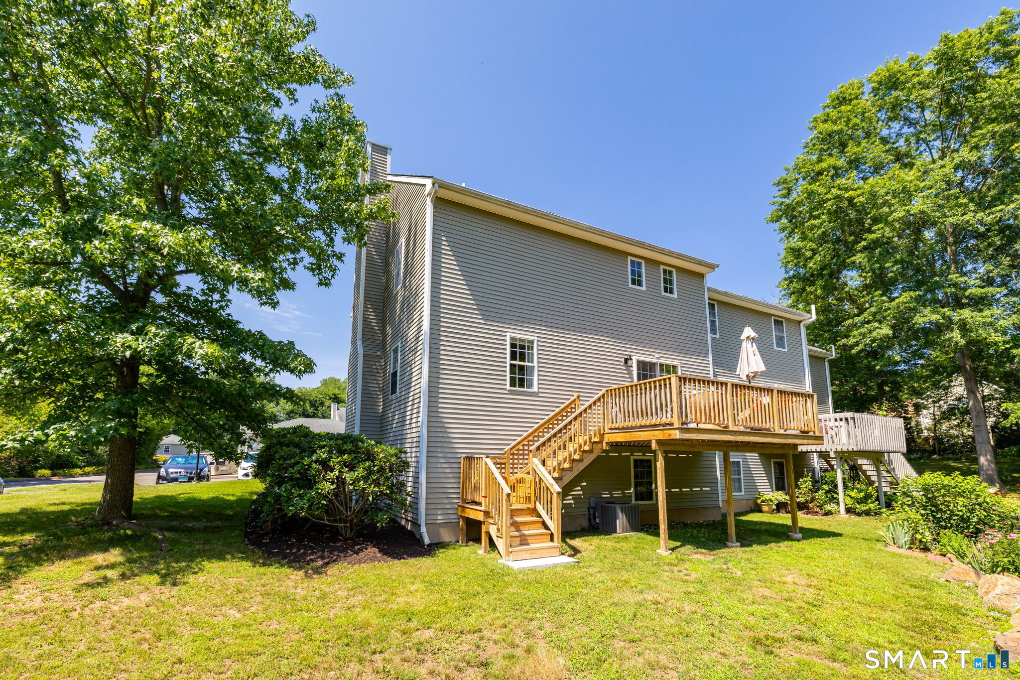 18 East Village Court Branford CT 06405