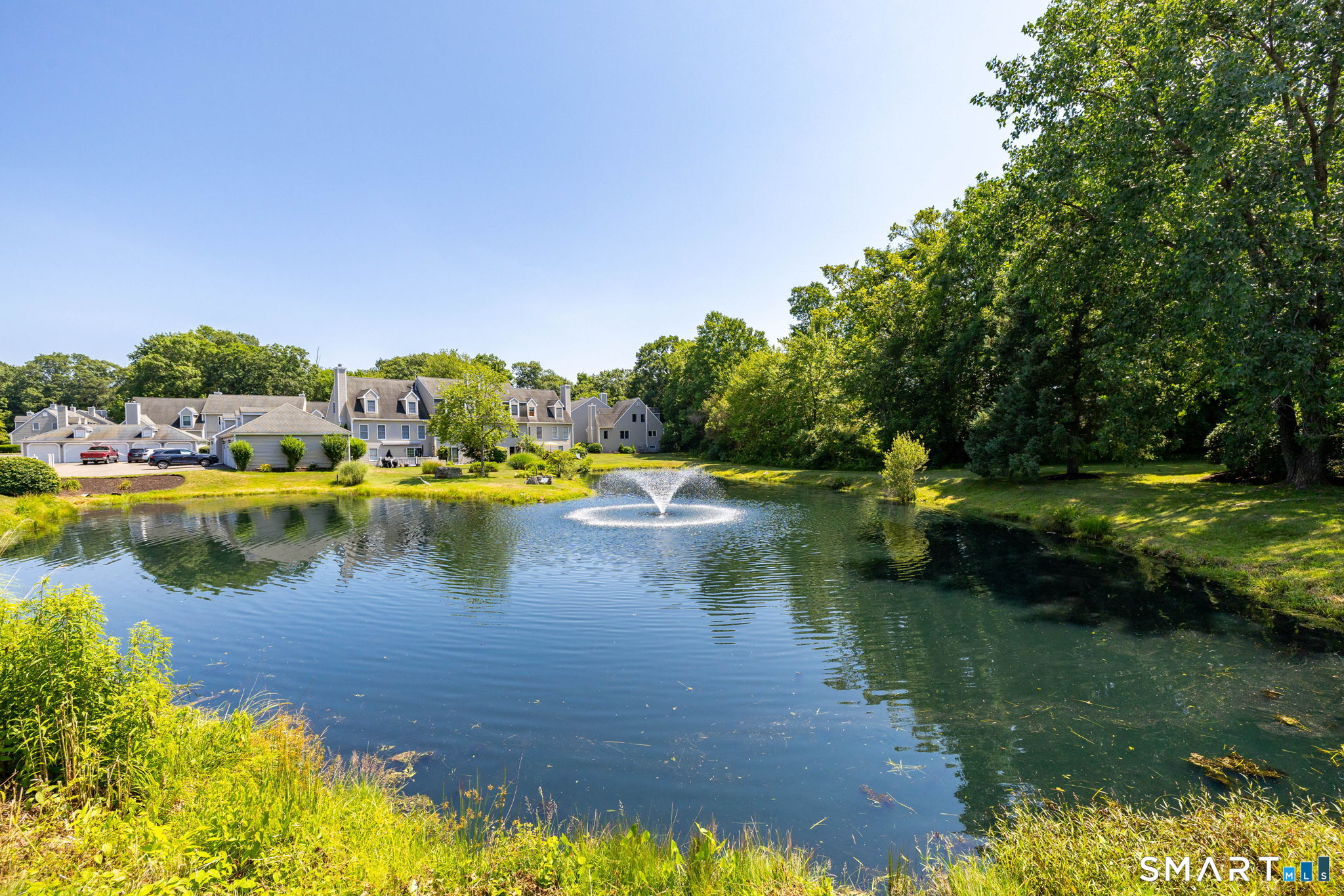 18 East Village Court Branford CT 06405