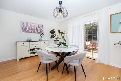 18 East Village Court Branford CT 06405