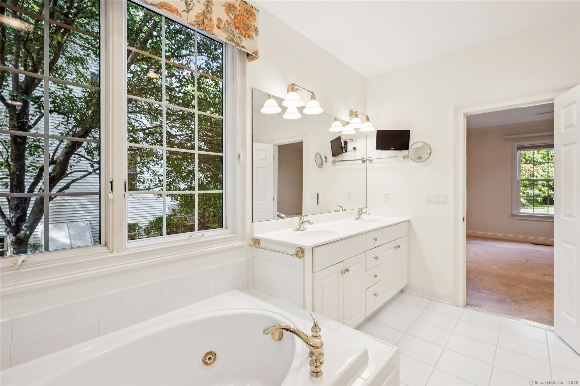 2 Muirfield Lane Avon CT 06001