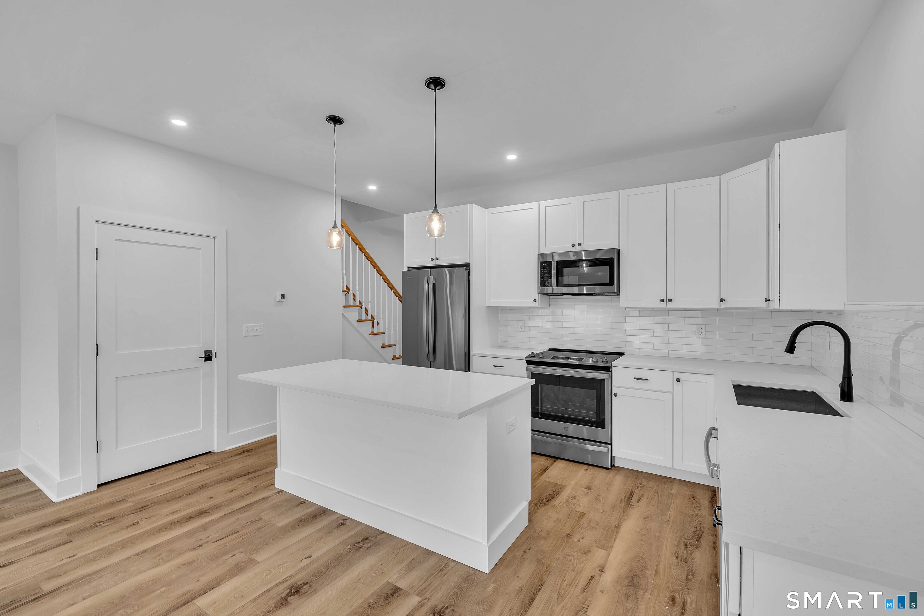 138 Boston Post Road East Lyme CT 06333